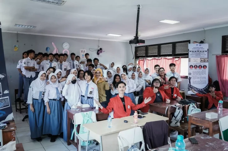 Mahasiswa Mercu Buana...