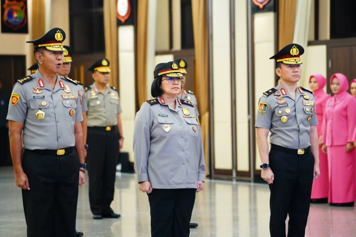 17 Perwira Tinggi Polri...