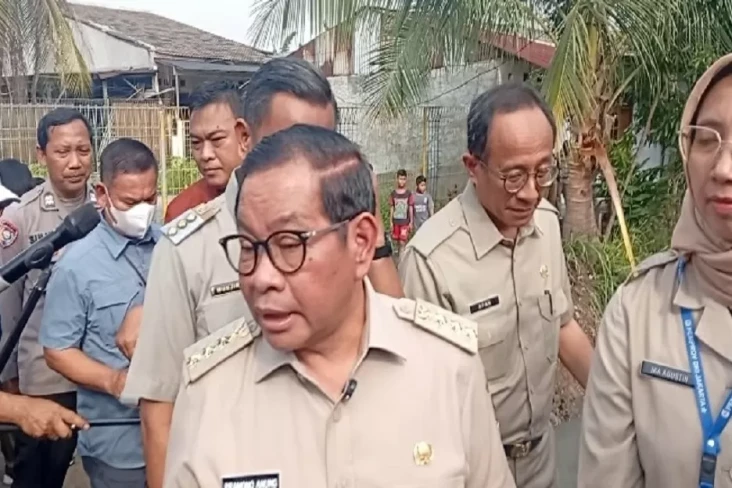 Jakarta Dikepung Banjir,...