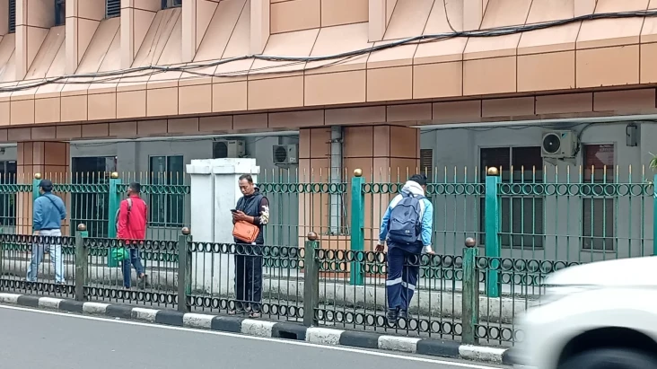 Viral Penumpang KRL...