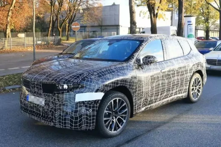 BMW iX3 Generasi Baru...