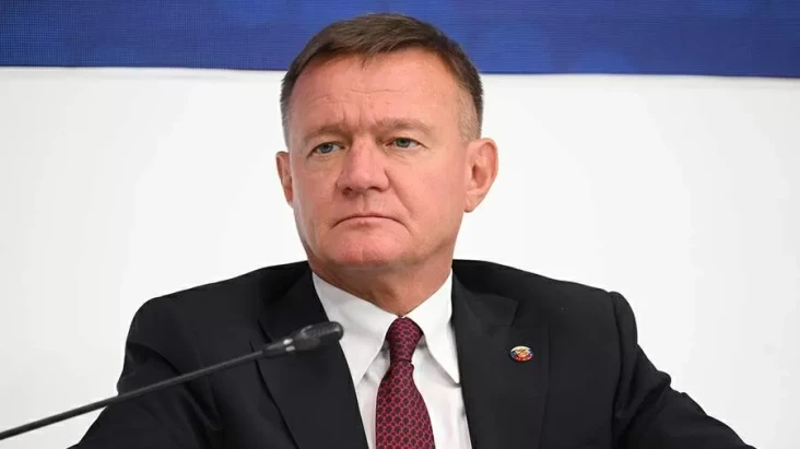 Siapa Roman Starovoit?...