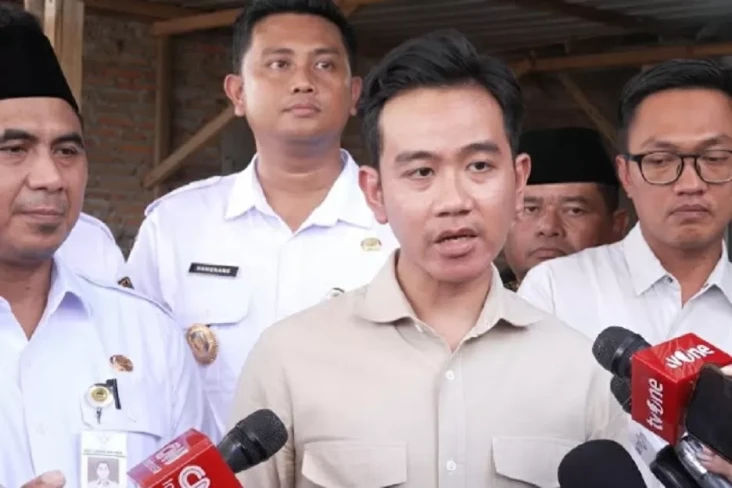 Ditugaskan Berkantor...