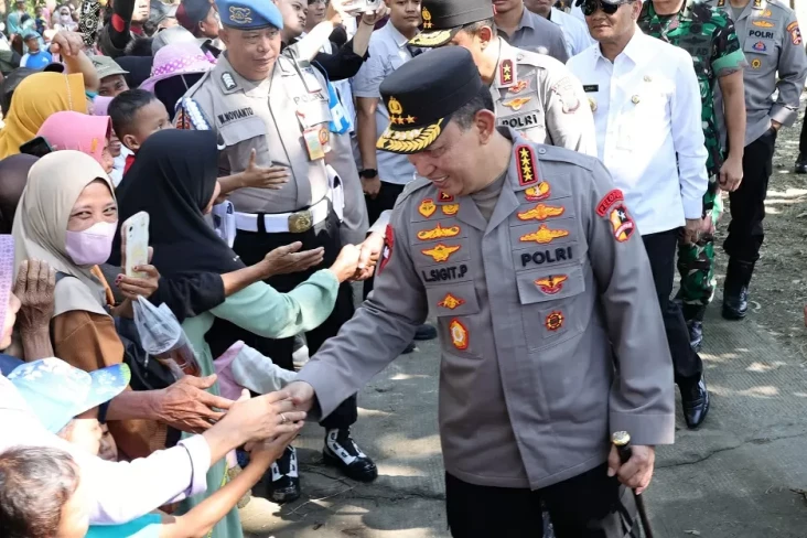 Kapolri Pimpin Penanaman...