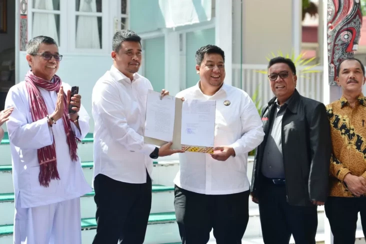 Gubernur Sumut Bobby...