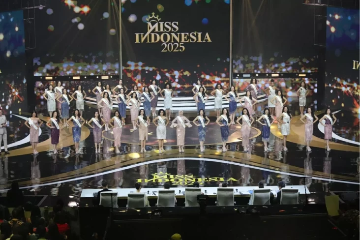 Top 15 Miss Indonesia...