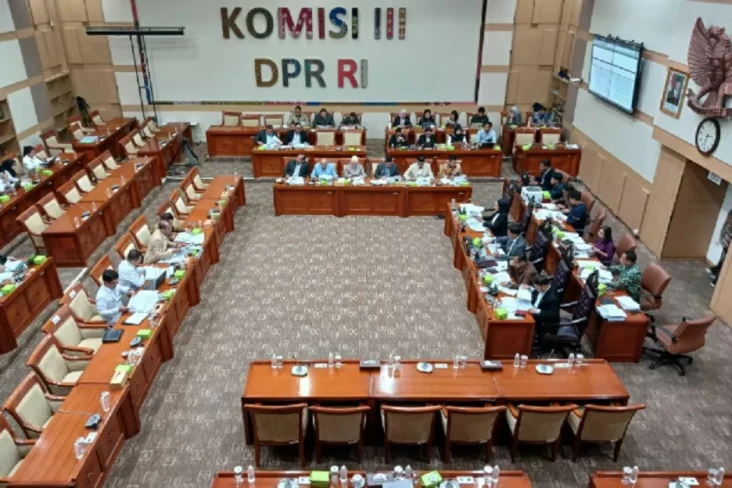 Larangan Siaran Langsung...