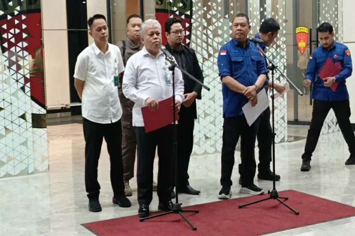 Kejagung Tetapkan 9...