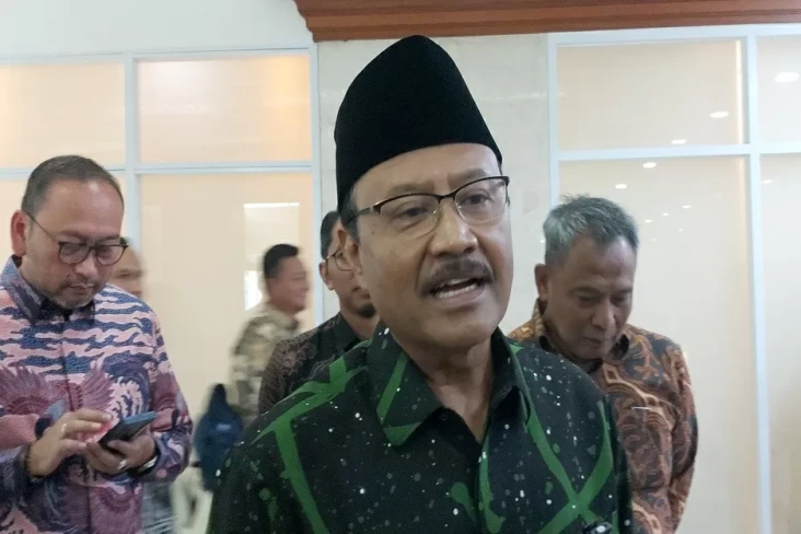 Mensos Bakal Coret Penerima...