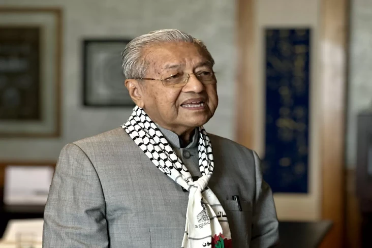 Mahathir Mohamad Genap...