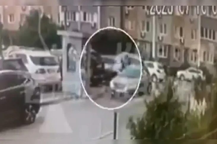 Viral, Perwira Intelijen...