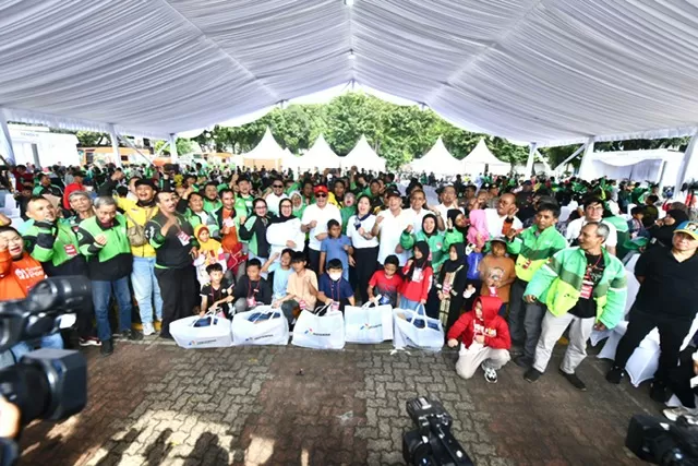 Pertamina Salurkan 1000...