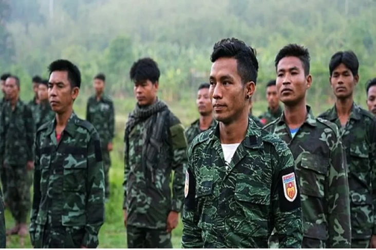 Diserang Pemberontak,...
