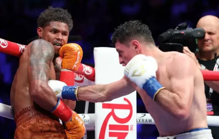 Shakur Stevenson Tantang...