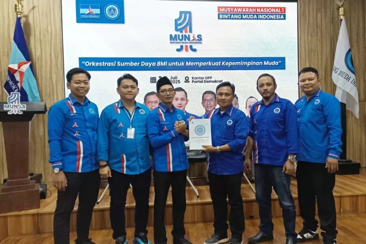 Kembali Pimpin Bintang...