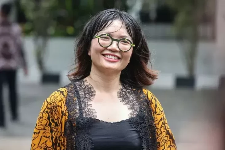 Kekayaan Stella Christie,...