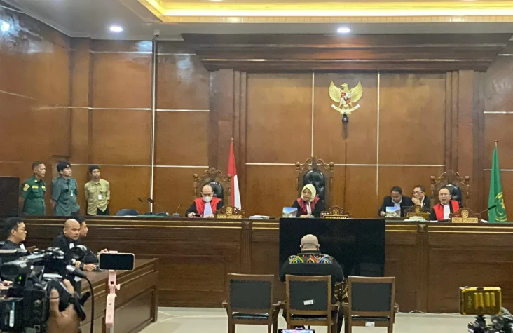 Razman Nasution Kena...