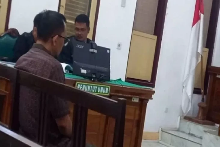 Korupsi Pengadaan Software,...