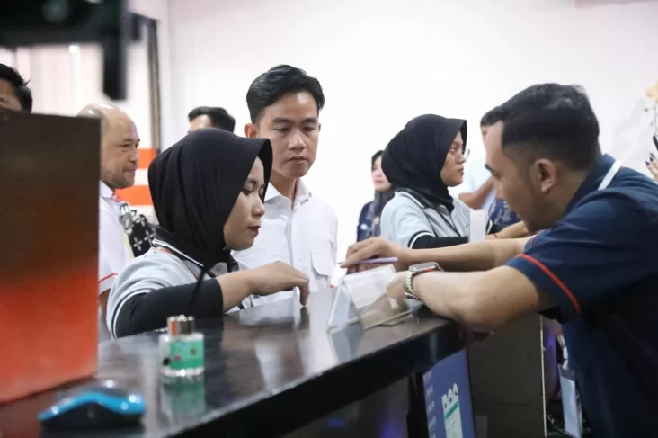 Pantau Penyaluran BSU...