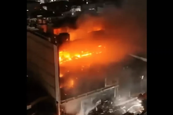 Mal Baru Dibuka Terbakar...