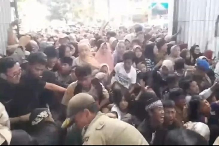 Tragedi Makan Gratis...