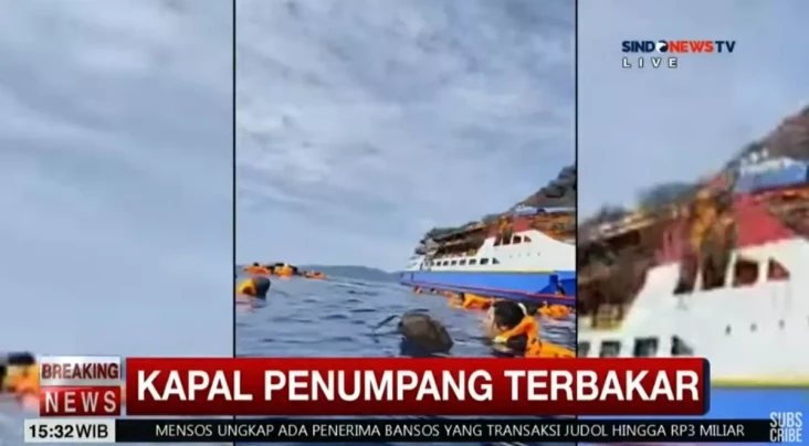 KM Barcelona V Terbakar...