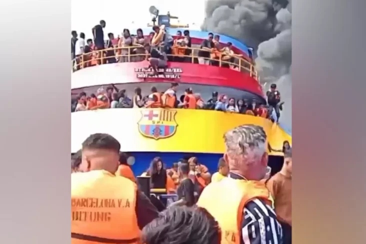 TNI AL Evakuasi Korban...