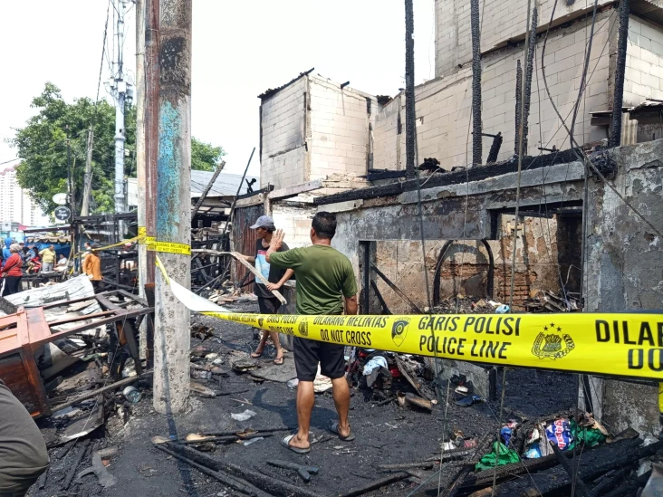 Kebakaran Warung Makan...