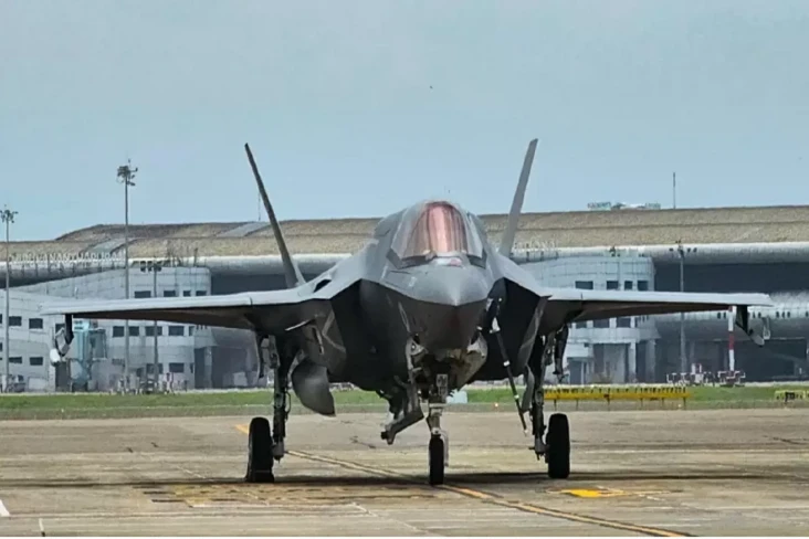 Jet Tempur Siluman F-35...