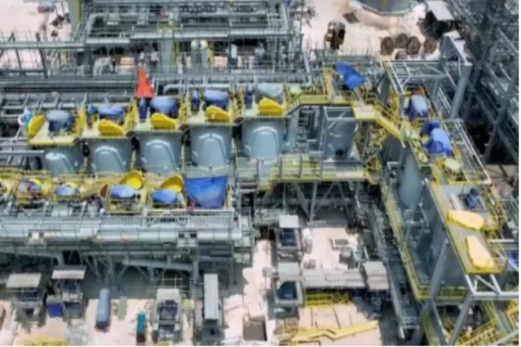 Smelter Manyar Jadi...