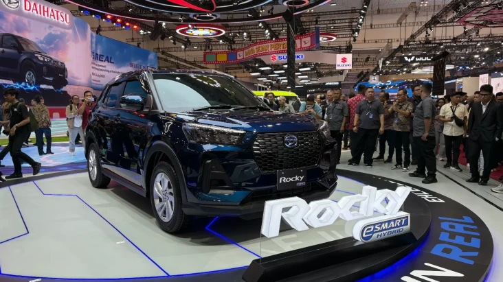 Daihatsu Rocky Hybrid...