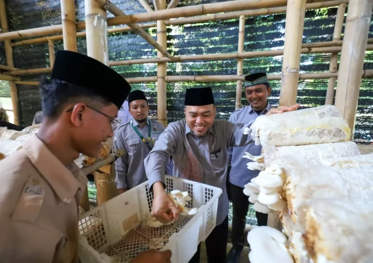 Hari Anak Nasional,...