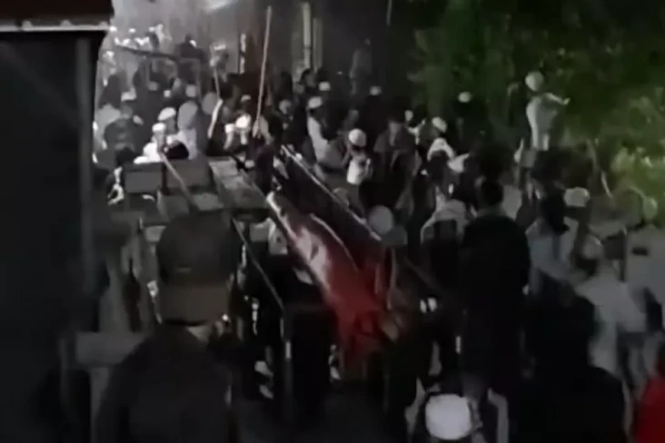 Pengajian Habib Rizieq...