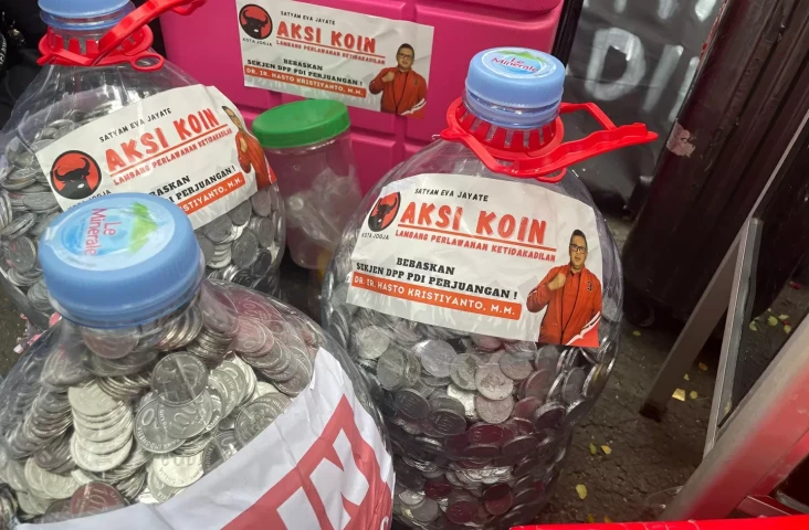 Aksi Saweran Koin Simpatisan...