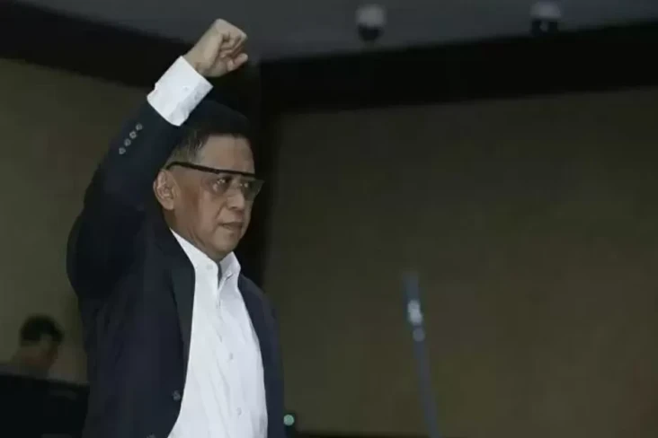 Hasto Divonis 3,5 Tahun,...
