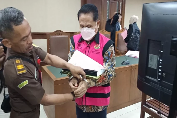 Mantan Ketua PN Surabaya...