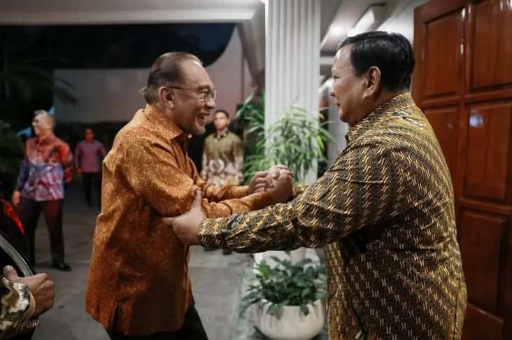 Momen Prabowo Terima...