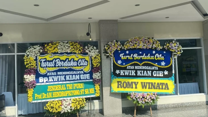 Jenazah Kwik Kian Gie...
