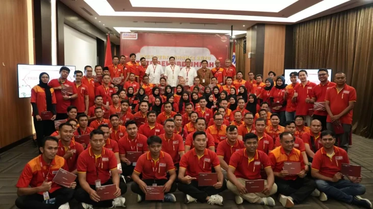 Alfamart Hadiahi Karyawan...