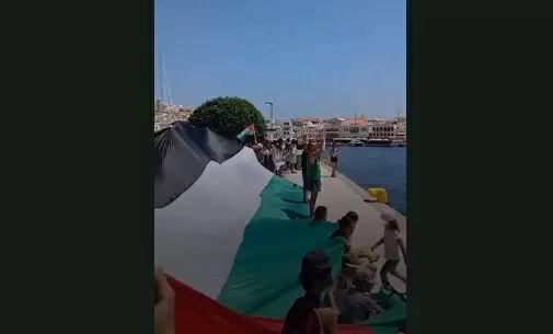 Warga Yunani Tolak Kedatangan...