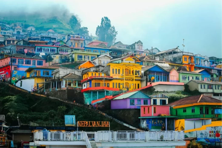Nepal Van Java Tampil...