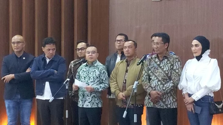 Menteri Hukum Ungkap...