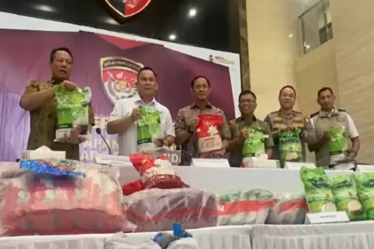 Kasus Beras Oplosan,...