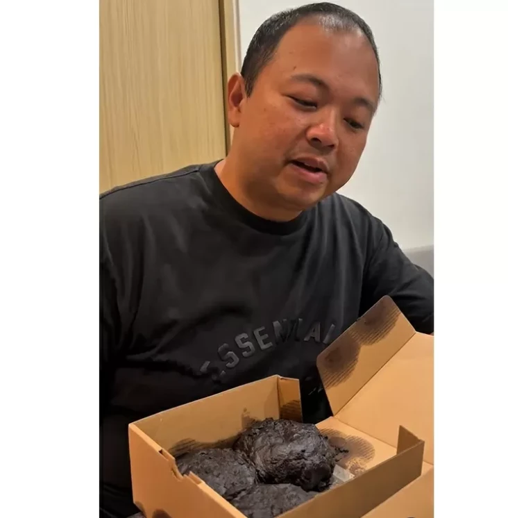 Donat Pinkan Mambo Dikritik...