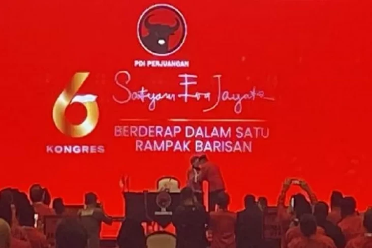 Tangis Megawati Pecah...