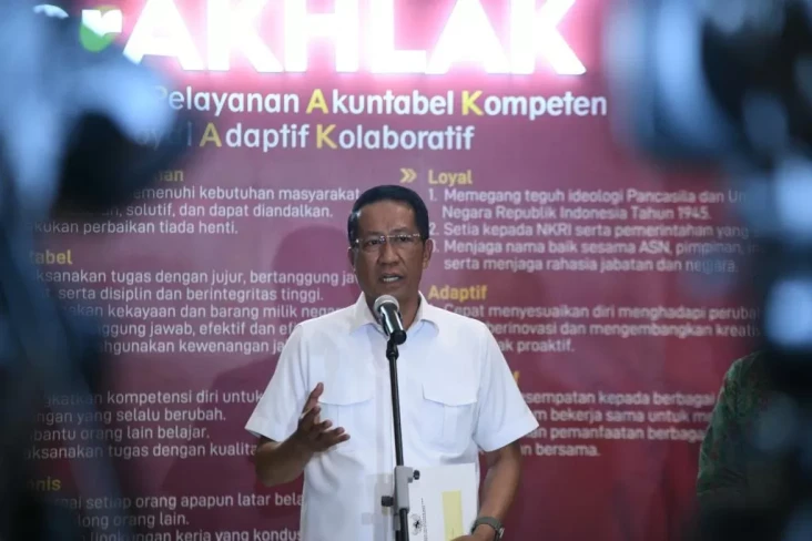 Menkum Supratman Andi...