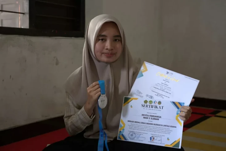 Kisah Devita, Anak Sopir...