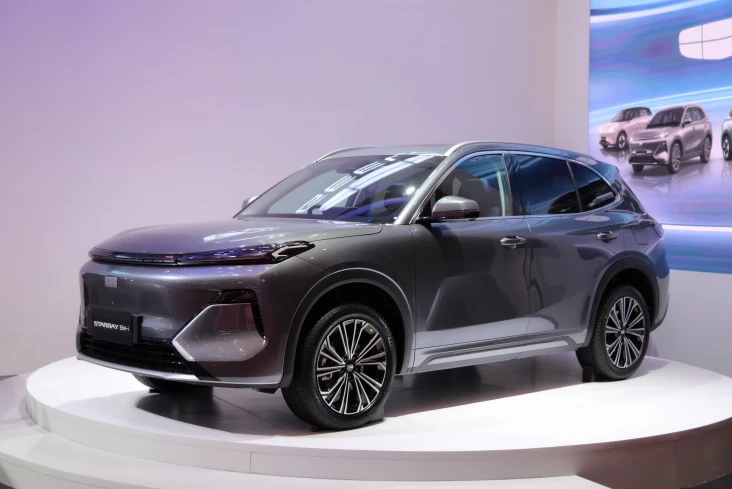 Geely Pamerkan Starray...