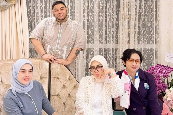Ivan Gunawan Sambut...
