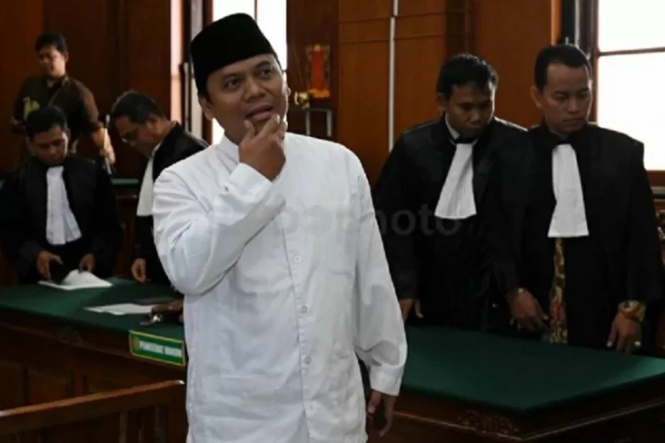 Presiden Prabowo Berikan...